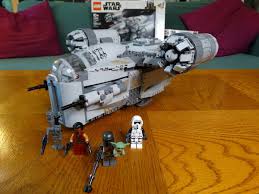 He flew a ship called the razor crest. Lego Review Star Wars The Mandalorian The Razor Crest Laughingplace Com