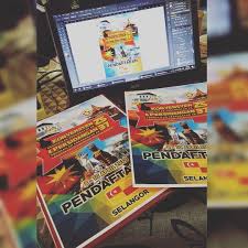 Mungkin di indonesia mereview sesuatu hal yang 5. Buku Aturcara Program Hasil Kreativiti Penolong Pegawai Teknologi Yang Memukau Pandangan Cikgu Emmet Menulis