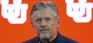 Hajj-Malik Williams helps UNLV hold