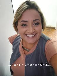 Capítulo 173 de 366 ✨✨ Hello, Sunday. Hoje é 10 de agosto. Pra alguns, dia  de bolo e parabéns. Para outros, Dia dos Pais. Para mim? Um domingo de alma  lavada. Um