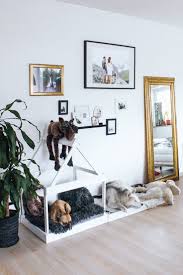 Who Is Mocca Modeblogger Fashionblogger Interiorblog Hundehutte Selber Bauen Diy Hundehaus Wanddekoration Wandgestal Dog Bedroom Puppy Room Dog Spaces