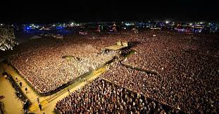 Hilburn called it the premier pop music festival in the country, while rolling stone labeled it america's best music festival. Kaskade Uploads Complete Coachella 2015 Performance To Youtube Your Edm