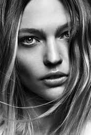 Beautiful Woman Beautiful Love Black And White Photography Pin By Globalroot On Print In 2020 Portrait Girl Black And White Portraits Portrait
