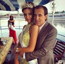 Video clips of their wedding reception made the rounds internationally. Malaysian King Claims His Newborn Son With Russian Beauty Queen Wife Isn T His Days After Divorcing Her