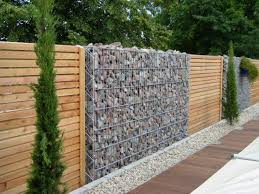 Palissade En Bois Et Cloture Moderne En 26 Idees Tendance Separation Jardin Jardin Contemporain Cloture Jardin