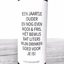 Wijnetiket Age Glasses Goedkoop Verjaardag Cadeau Mama Drinkt Wijn In 2020 Verjaardagscitaten Zelfgemaakte Verjaardag Cadeaus Wijnetiket