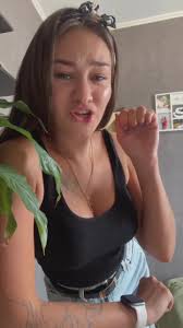 А я на річку двігаю