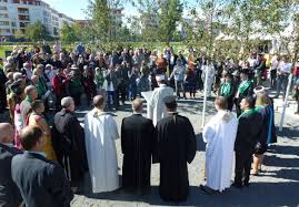 Welcher religionsgemeinschaft man angehört oder überhaupt gläubig ist. Freiraum Mit Bindekraft Garten Landschaft