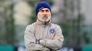 Aykut kocaman hayran sayfası olarak; Aykut Kocaman Medipol Basaksehir De Ilk Antrenmanina Cikti Son Dakika Spor Haberleri
