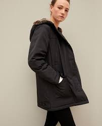 Découvrez les parkas canada goose femme et profitez d'une meilleure protection avec nos doudounes légendaires en duvet. Parka Mit Einer Kapuze Noir Garfa Comptoir Des Cotonniers