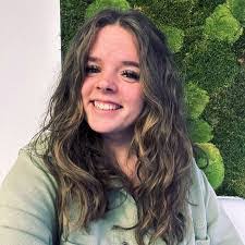 Ariel Hack's Instagram, Twitter & Facebook