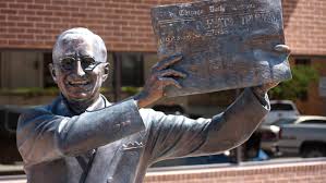 Named after rapid creek, on which the city is established, it is set against the eastern slope of the black hills mountain range. A City In South Dakota Boasts A Life Size Statue Of Every Us President Howstuffworks