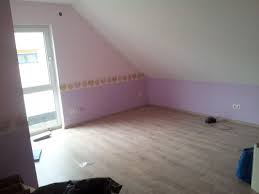 Kinderzimmer Mit Dachschrage Die Kinderzimmergestaltung Ist Eine Echte Mammutaufgabe Erfahre Hier Was Du B Kinder Zimmer Kinderzimmer Kinderzimmer Streichen