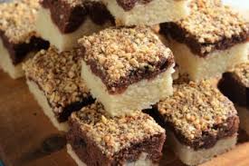 Reteta de prajitura cu cacao si crema de cacao este usor de preparat dar rezultatul este o prajitura deosebit de pufoasa, delicioasa, imbibata cu o crema fina si aromata. Retete Pentru Prajituri De Casa