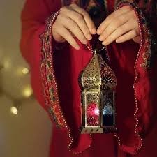 ey insanlar kadinlarinizi suslenerek giyinmekten ve mescidde gururlanarak yurumekten men ediniz zir ramadan kareem decoration ramadan images ramadan lantern