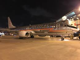 16 of them are for passengers of the first class, 30 are in main cabin extra and 114 in economy class. What S Old Is New Again American Airlines Boeing 737 800 Retrojet Aviation