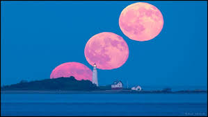 A lua cheia de julho é conhecida como a lua da bênção, embora também seja chamada de lua do prado. Bela Imagem Mostra A Lua Cheia De Julho Nascendo Sobre O Farol De Boston Mestre Jedi