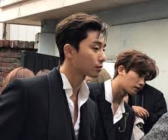 Park seo joon & park hyungsik from hwarang presents an award 2016 kbs drama awards/2017.01.03. Current Favorite Top 15 Korean Actors 01 28 18