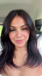 bella cuevas (@bell_cuev69)