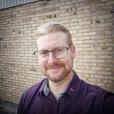 Here's one I can't sort after many attempts and efforts. Nothing to do with  tone surprisingly ! Anyway the looper function. I can get it to loop and  record no problem and