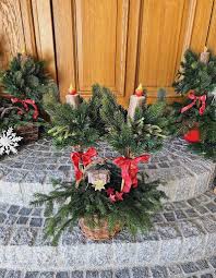 Ob als anhänger für eine kette, kugeln als weihnachtsschmuck oder deko, ein offener schmuckkasten, die schalenhälften bieten sehr viel potenzial. 1 Advent Diy Weihnachtskerzen Aus Holz Mit Tannengrun Fashion Kitchen