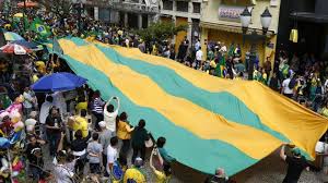 Jun 05, 2021 · a 'aquatória' é abastecida com água de nascente que ao invés de correr para a sarjeta segue em direção ao lago. Manifestacao Pro Bolsonaro Atinge Mais De 100 Cidades Em Todos Estados