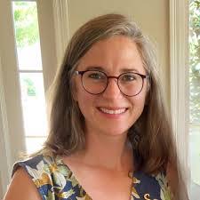 Sara Duran's Instagram, Twitter & Facebook