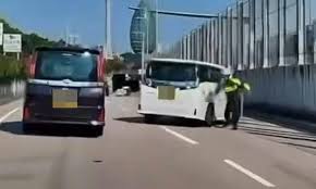 有片│三地牌7人車突倒車！警員神反應彈開後續震驚全網：謀殺？