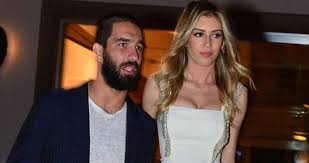 Hürriyet gazetesinde yer alan habere göre; Sinem Kobal Dan Arda Turan A Elveda Ikimiz De Kendi Yolumuza Gidelim Son Dakika Magazin Haberleri
