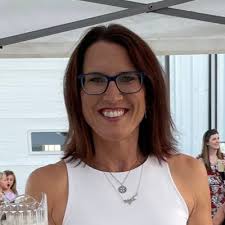 Lindsay Shultz (@LRS81)