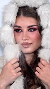 Merry Christmas and Happy New Year! 🎄🎁 Makeup&Hair by me @gorbunovamua  For unbelievable @noir_dahlia111 #makeupandhairvenice #makeupvenice  #makeupitaly #визажиственеция #makeupgarda