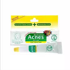 Untuk acne serum nya sendiri diklaim dapat membantu menyembuhkan jerawat, melembutkan, menenangkan kulit kemerahan dan iritasi. 10 Rekomendasi Salep Penghilang Bekas Jerawat Terbaik Dan Ampuh