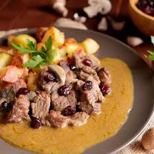 Sanglier Et Sauce Tomate Aux Lardons Et Vin Blanc Recette Recettes De Cuisine Recette Gibier Alimentation