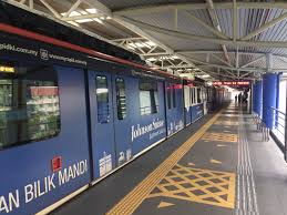 The pandan jaya lrt station is is situated in and named after the ampang jaya locality of pandan jaya, and is within walking distance of the village of kampung kerayong to the west and the localities of taman shamelin perkasa, taman maju jaya and taman cheras indah to the south. Kuala Lumpur Walk Pics Lrt Pandan Indah Station