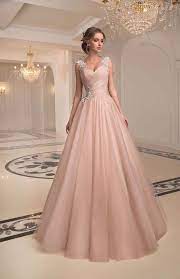 Se la sposa si vestirà di bianco con accessori color tiffany allora le damigelle possono indossare vestiti completamente di quel colore , magari con bouquet. 20 Ottime Idee Su Abiti Color Tiffany Abiti Vestiti Abiti Da Sposa
