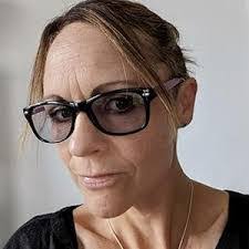 Angela Scarpa's Instagram, Twitter & Facebook