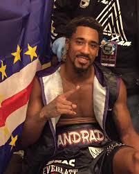Wbo middleweight world champion demetrius andrade retained his world title this weekend with a unanimous points win over maciej sulecki in providence. Constantino Parente Billy Joe Saunders To Defend Wbo Middleweight Title Against Demetrius Andrade After Rival Promoters Eddie Hearn And Frank Warren Agree Terms Constantino Parente