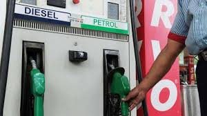 As on june 2017, petrol prices in india are revised daily, and this is called the dynamic fuel price method. Petrol Diesel Prices Hike Sixth Fuel Costs Mumbai Delhi Chennai Kolkata Check City Wise Rates India News India Tv