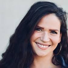 Kendra Ogden's Instagram, Twitter & Facebook