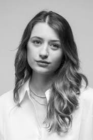 Ellie Thorpe's Instagram, Twitter & Facebook