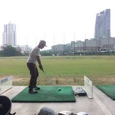 Today, this township has thrived with many houses and commercial buildings being built over the last few years. Photos At Driving Range Kota Damansara Golf Course