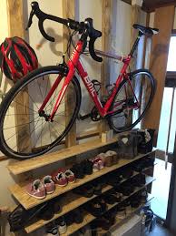 ディアウォール4本使って家族の靴棚とロードバイクの室内格納を両立させました ロードバイク 収納 自転車ラック 自転車収納