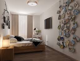 اللوحات في غرفة النوم فوق السرير