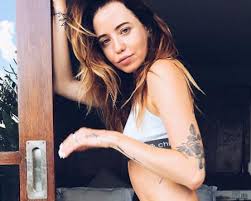 Сложную личность актрисы можно попытаться разгадать по ее оригинальным тату. Nadya Dorofeeva Porazila Seksualnoj Figuroj V Nizhnem Bele Novosti Na Gazeta Ua