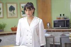 Aşçılık hayaliyle bir restoranda çalışmaya başlayan zeliha, burada da ortalığı birbirine katar. Kinostar Filmverleih