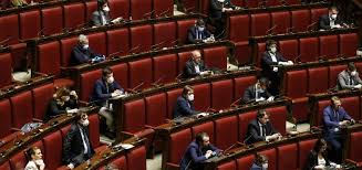 Il senato della repubblica è composto da 315 senatori eletti dal popolo. L Italia Non E Piu Il Paese Europeo Col Maggior Numero Di Parlamentari Eletti Direttamente Pagella Politica