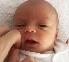 Natalia toont eerste video van haar dochter Bobbi-Loua: “Dag poppemeisje”