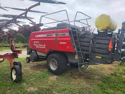 Massey Ferguson 2250 Baler
