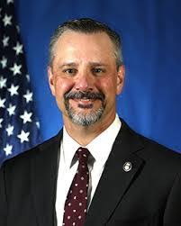 Travis Riddle's Instagram, Twitter & Facebook