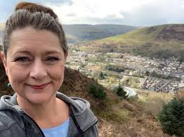 Rhianna is a researcher looking for Welsh speakers in the Rhondda who might  be interested in taking part in a TV programme for S4C about walking in our  area ahead of the